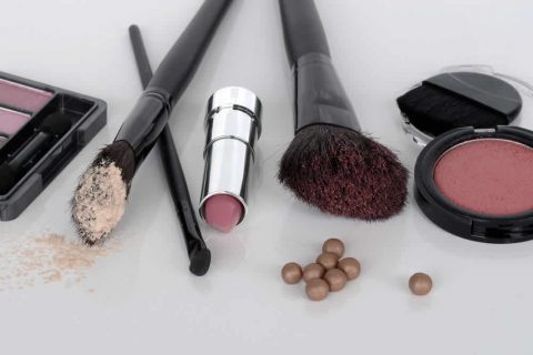 Cosmetica y perfumería sectores en auge en españa